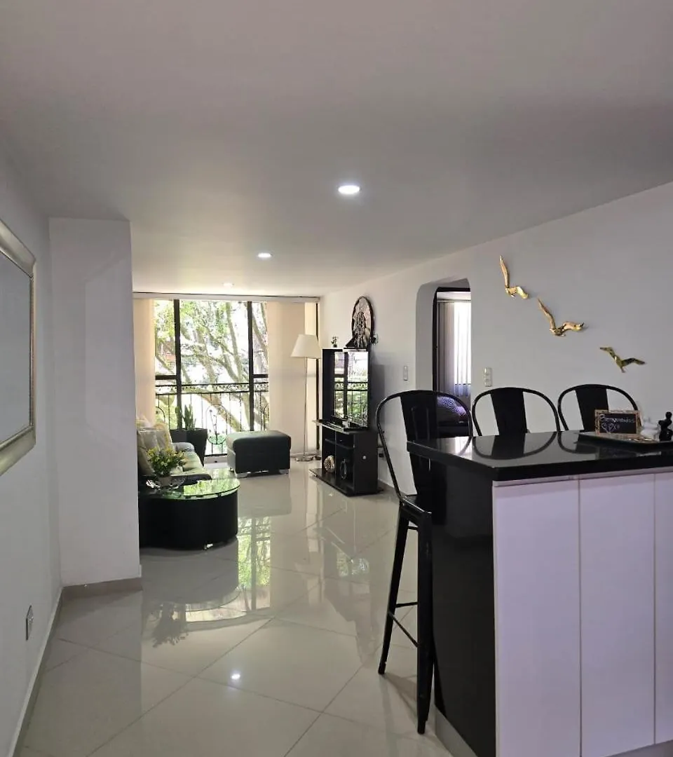 Apartamento En Tricentenario Medellín 0*,