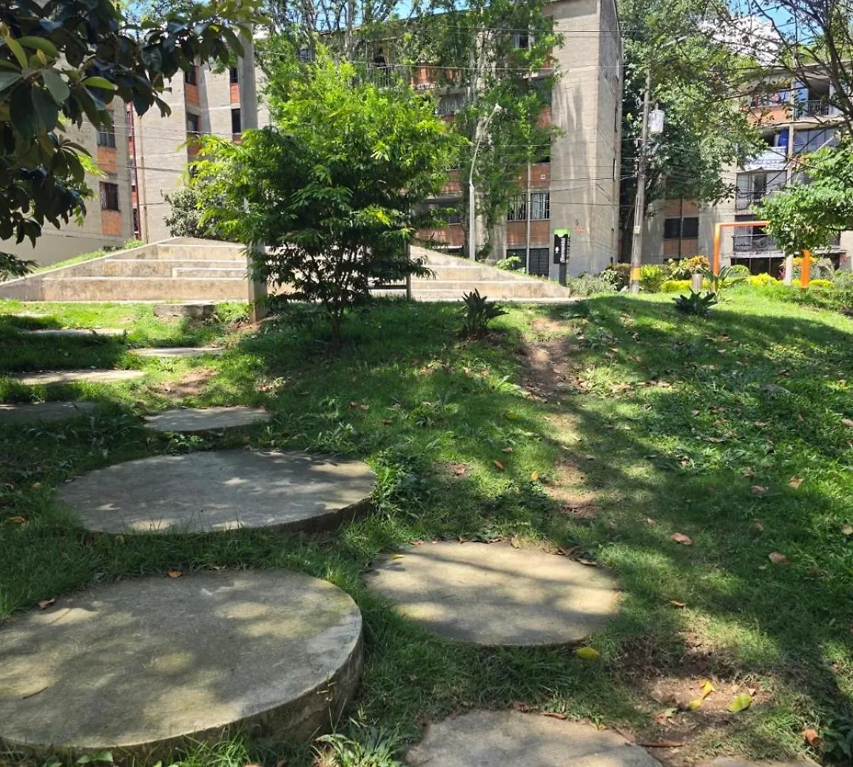 Apartamento En Tricentenario Medellín 0*,