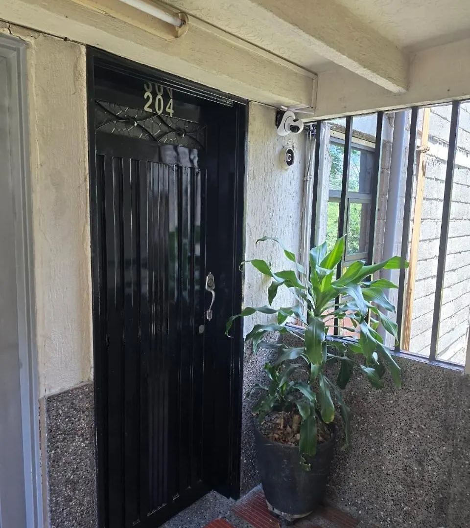 Apartamento En Tricentenario Medellín 0*,